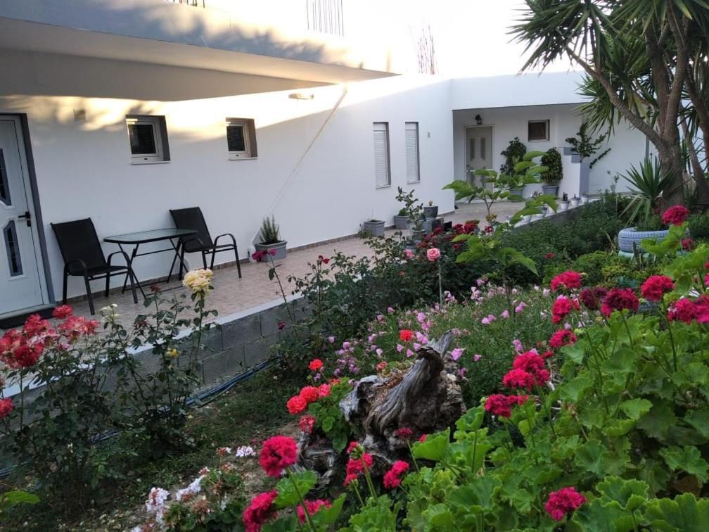 Golden Sun Apartments Rodakino Extérieur photo