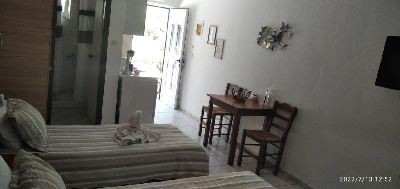 Golden Sun Apartments Rodakino Extérieur photo