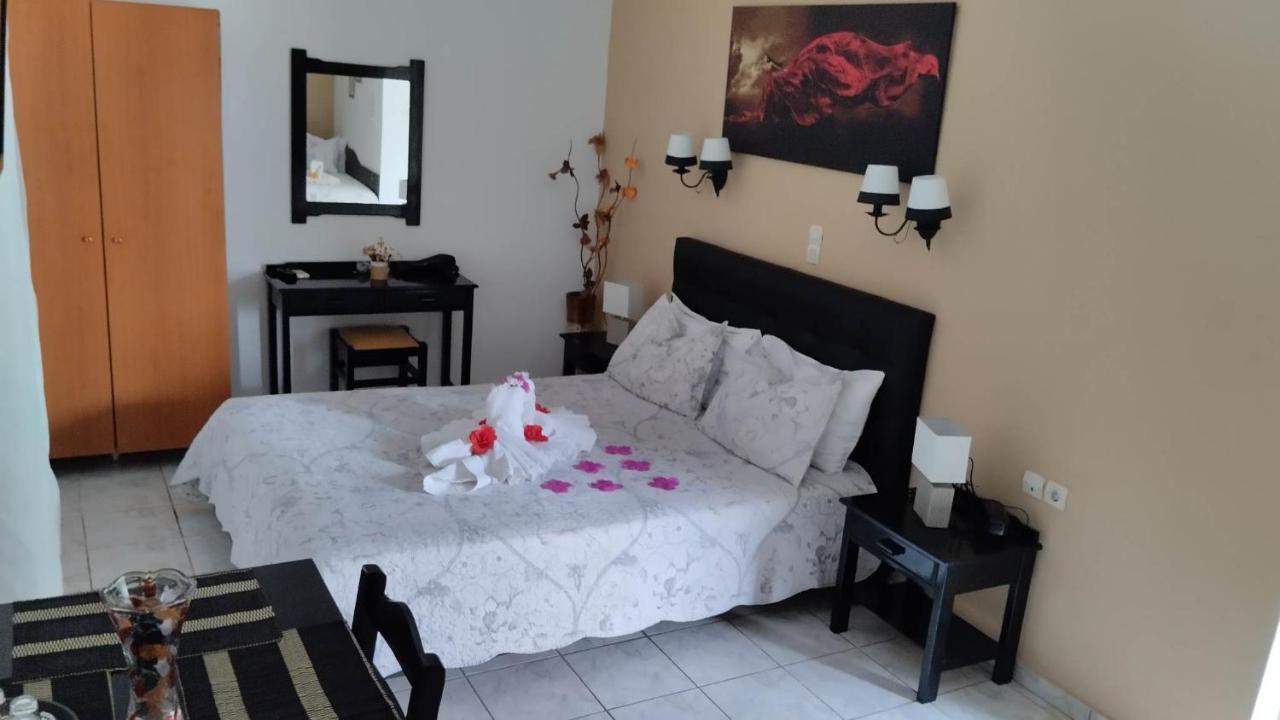 Golden Sun Apartments Rodakino Extérieur photo