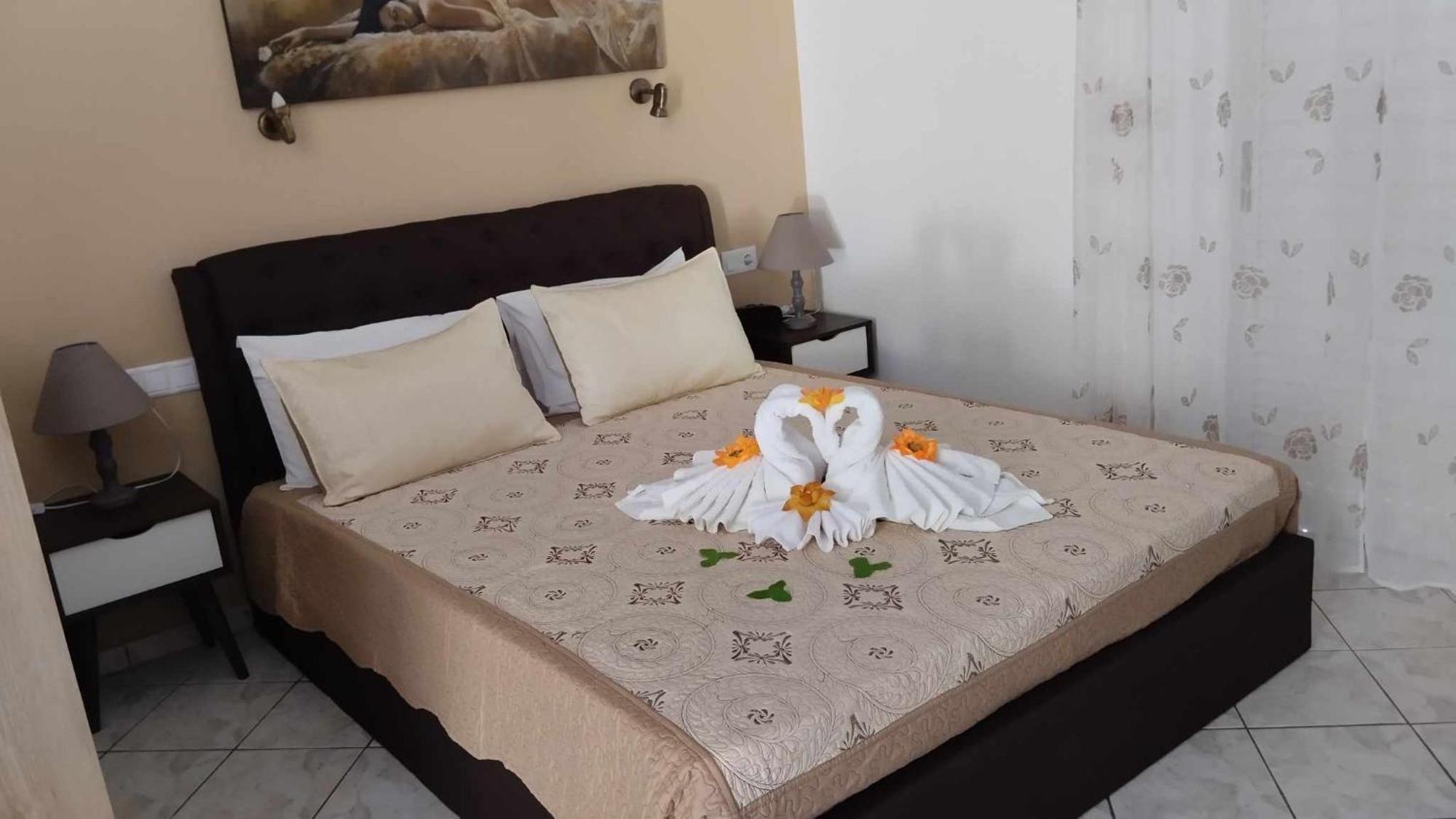 Golden Sun Apartments Rodakino Extérieur photo