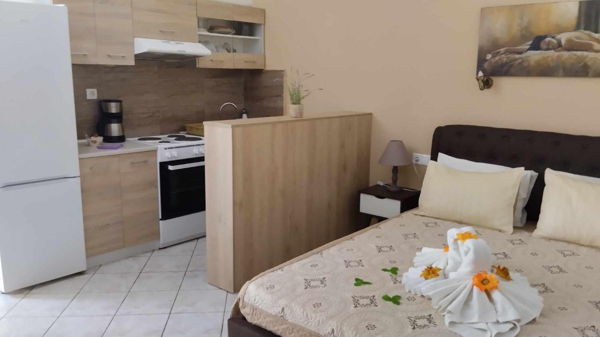 Golden Sun Apartments Rodakino Extérieur photo