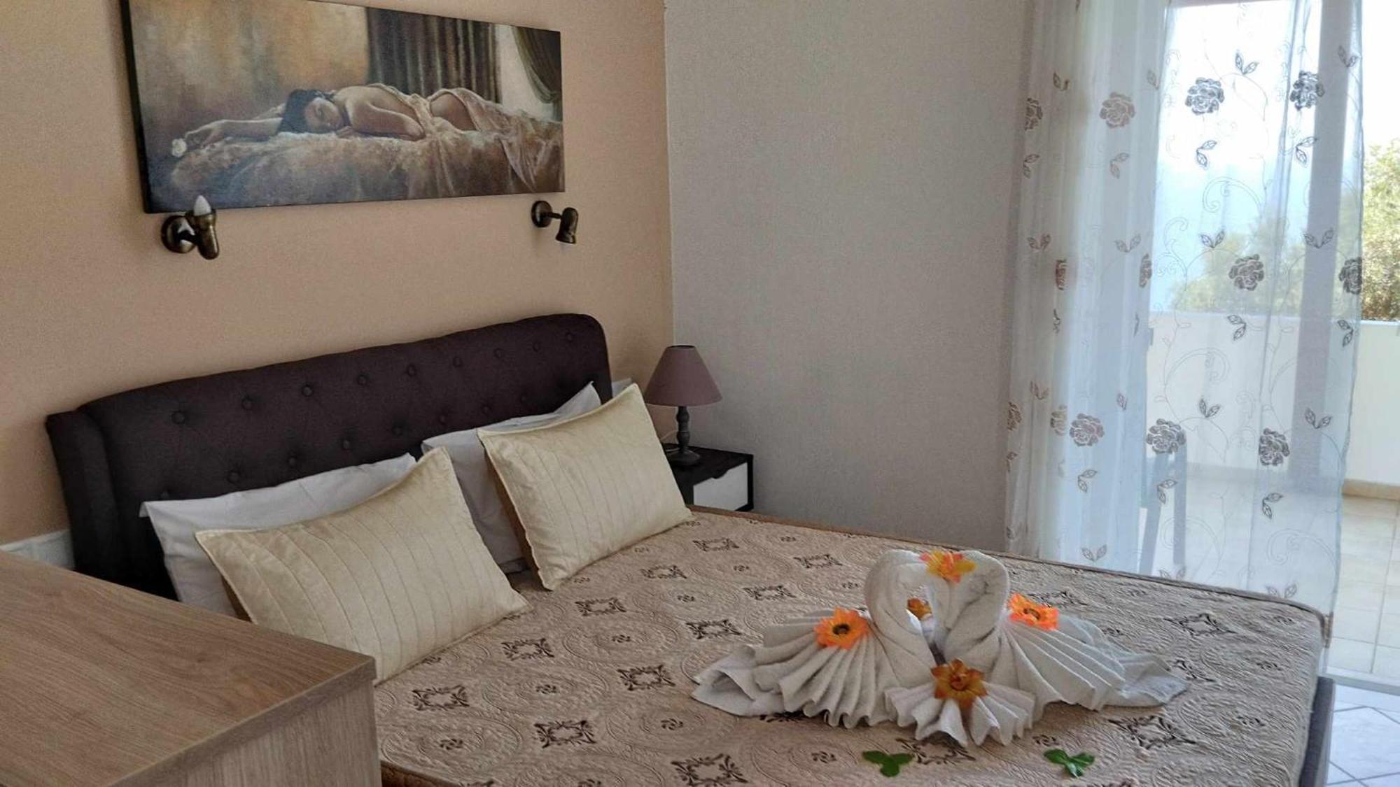 Golden Sun Apartments Rodakino Extérieur photo